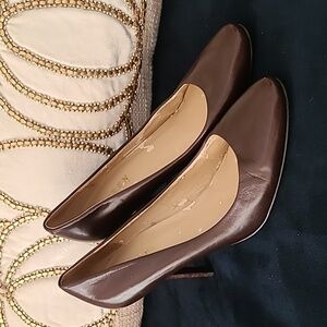 ** Last Chance Sale ** Lauren Ralph Lauren Brown Leather Pumps